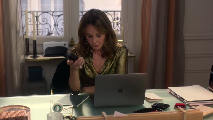Emily_in_Paris_S02E06_WEBRip_x264-ION10_2315.jpg Emily_in_Paris_S02E06_WEBRip_x264-ION10_2315.jpg