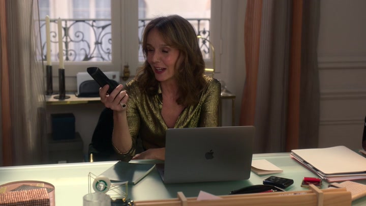 Emily_in_Paris_S02E06_WEBRip_x264-ION10_2325.jpg Emily_in_Paris_S02E06_WEBRip_x264-ION10_2325.jpg