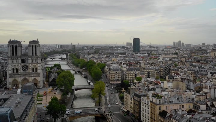 Emily_in_Paris_S02E06_WEBRip_x264-ION10_2350.jpg Emily_in_Paris_S02E06_WEBRip_x264-ION10_2350.jpg
