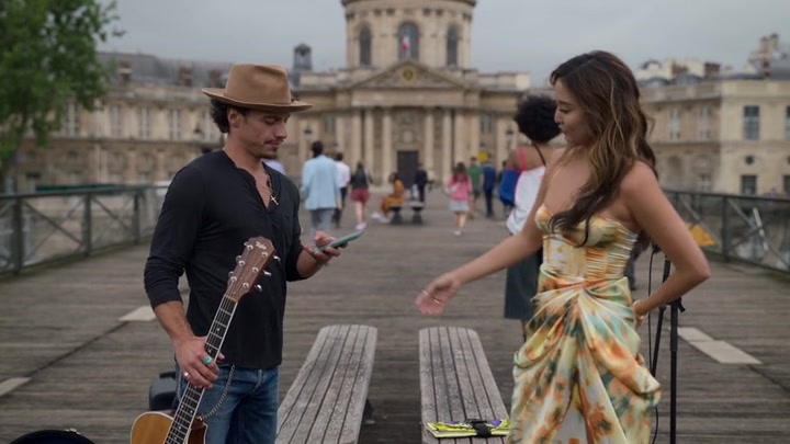 Emily_in_Paris_S02E06_WEBRip_x264-ION10_2390.jpg Emily_in_Paris_S02E06_WEBRip_x264-ION10_2390.jpg