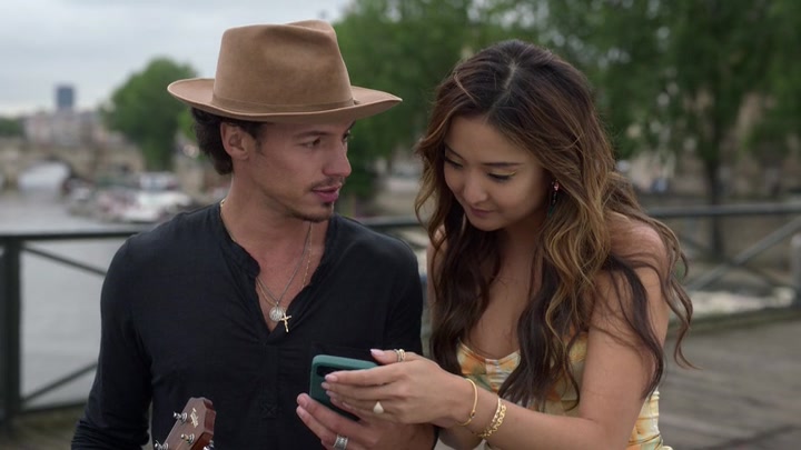 Emily_in_Paris_S02E06_WEBRip_x264-ION10_2403.jpg Emily_in_Paris_S02E06_WEBRip_x264-ION10_2403.jpg