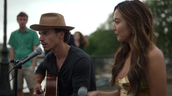 Emily_in_Paris_S02E06_WEBRip_x264-ION10_2438.jpg Emily_in_Paris_S02E06_WEBRip_x264-ION10_2438.jpg