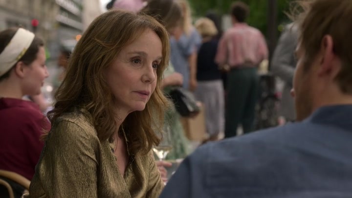 Emily_in_Paris_S02E06_WEBRip_x264-ION10_2587.jpg