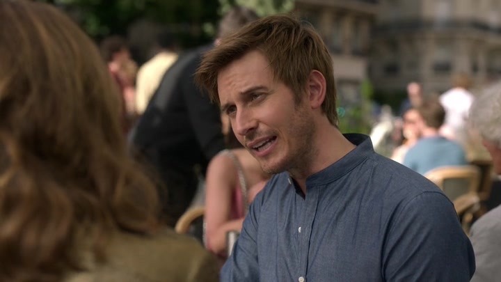 Emily_in_Paris_S02E06_WEBRip_x264-ION10_2589.jpg