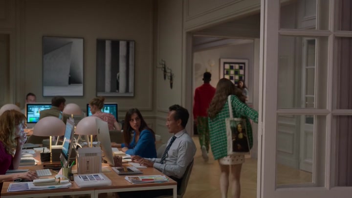 Emily_in_Paris_S02E06_WEBRip_x264-ION10_2633.jpg Emily_in_Paris_S02E06_WEBRip_x264-ION10_2633.jpg