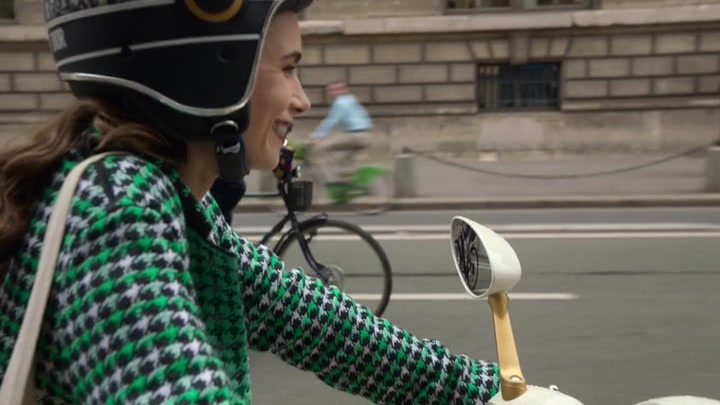Emily_in_Paris_S02E06_WEBRip_x264-ION10_2698.jpg Emily_in_Paris_S02E06_WEBRip_x264-ION10_2698.jpg