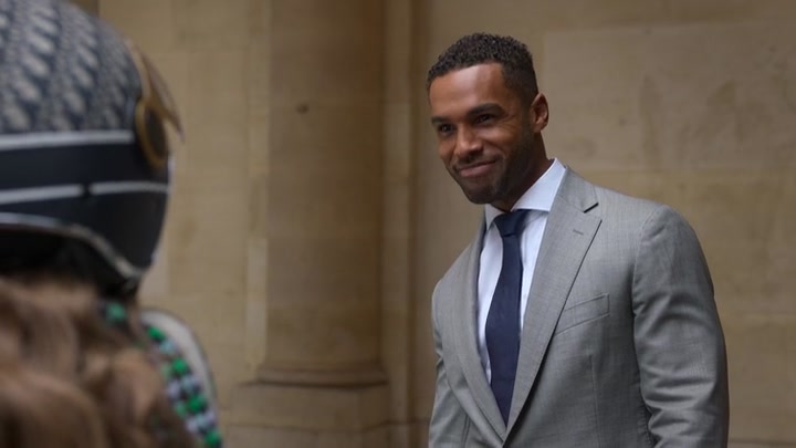 Emily_in_Paris_S02E06_WEBRip_x264-ION10_2732.jpg Emily_in_Paris_S02E06_WEBRip_x264-ION10_2732.jpg