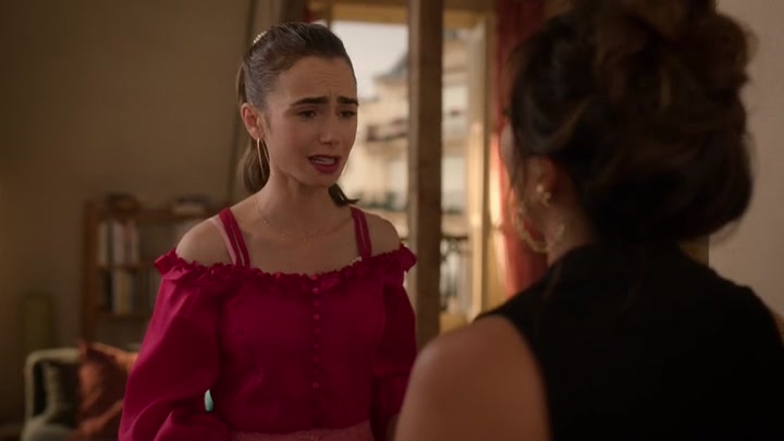 Emily_in_Paris_S02E07_WEBRip_x264-ION10_0091.jpg