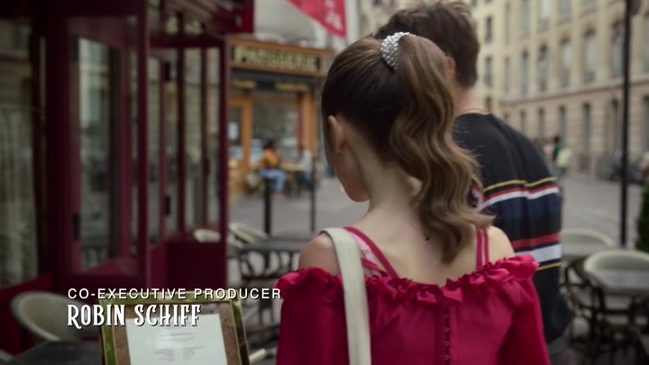 Emily_in_Paris_S02E07_WEBRip_x264-ION10_0148.jpg