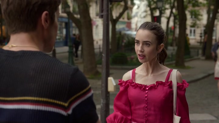 Emily_in_Paris_S02E07_WEBRip_x264-ION10_0166.jpg