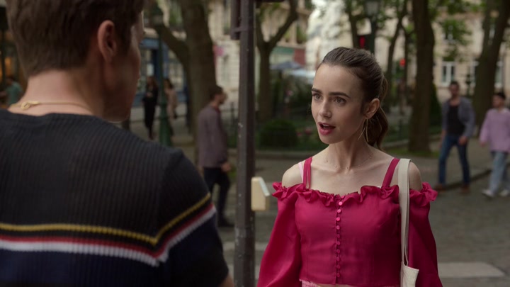 Emily_in_Paris_S02E07_WEBRip_x264-ION10_0169.jpg