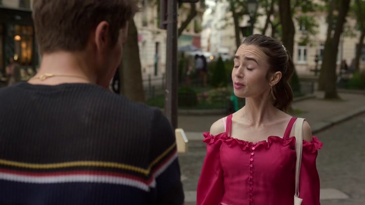 Emily_in_Paris_S02E07_WEBRip_x264-ION10_0203.jpg