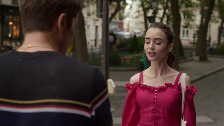 Emily_in_Paris_S02E07_WEBRip_x264-ION10_0205.jpg