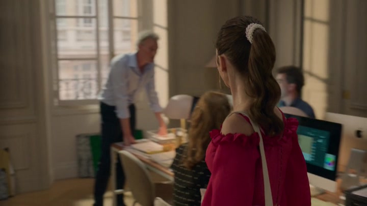 Emily_in_Paris_S02E07_WEBRip_x264-ION10_0239.jpg Emily_in_Paris_S02E07_WEBRip_x264-ION10_0239.jpg