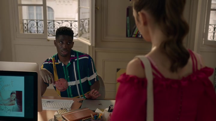 Emily_in_Paris_S02E07_WEBRip_x264-ION10_0254.jpg