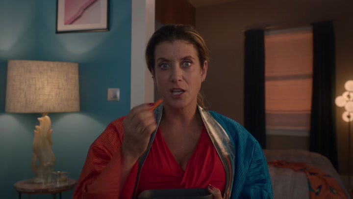 Emily_in_Paris_S02E07_WEBRip_x264-ION10_0307.jpg Emily_in_Paris_S02E07_WEBRip_x264-ION10_0307.jpg