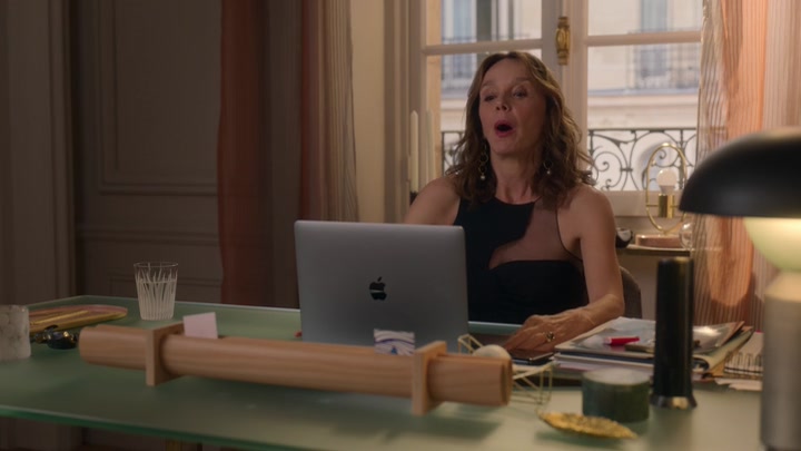Emily_in_Paris_S02E07_WEBRip_x264-ION10_0318.jpg Emily_in_Paris_S02E07_WEBRip_x264-ION10_0318.jpg