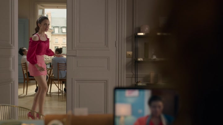 Emily_in_Paris_S02E07_WEBRip_x264-ION10_0341.jpg Emily_in_Paris_S02E07_WEBRip_x264-ION10_0341.jpg