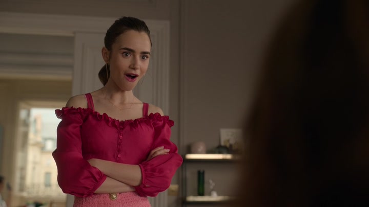 Emily_in_Paris_S02E07_WEBRip_x264-ION10_0375.jpg