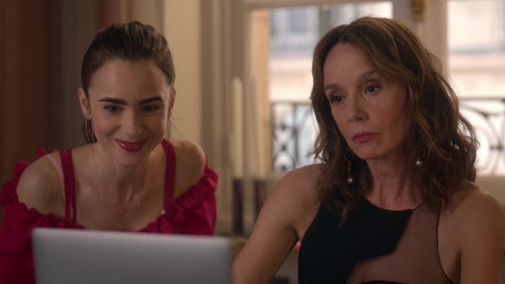 Emily_in_Paris_S02E07_WEBRip_x264-ION10_0387.jpg