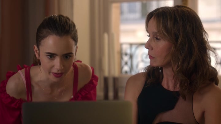 Emily_in_Paris_S02E07_WEBRip_x264-ION10_0396.jpg