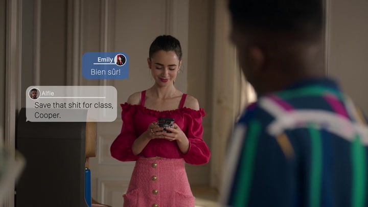Emily_in_Paris_S02E07_WEBRip_x264-ION10_0425.jpg