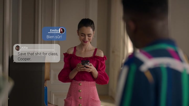 Emily_in_Paris_S02E07_WEBRip_x264-ION10_0427.jpg