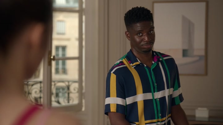 Emily_in_Paris_S02E07_WEBRip_x264-ION10_0440.jpg
