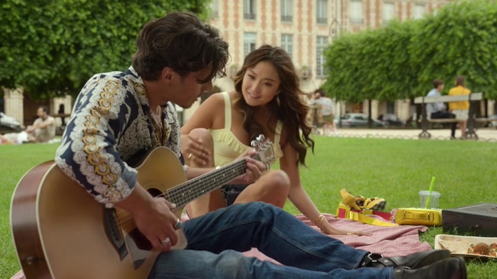 Emily_in_Paris_S02E07_WEBRip_x264-ION10_0509.jpg
