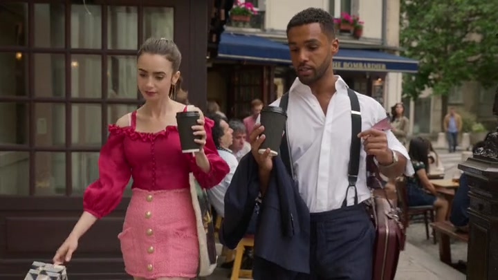 Emily_in_Paris_S02E07_WEBRip_x264-ION10_0665.jpg