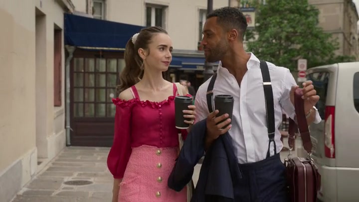 Emily_in_Paris_S02E07_WEBRip_x264-ION10_0680.jpg