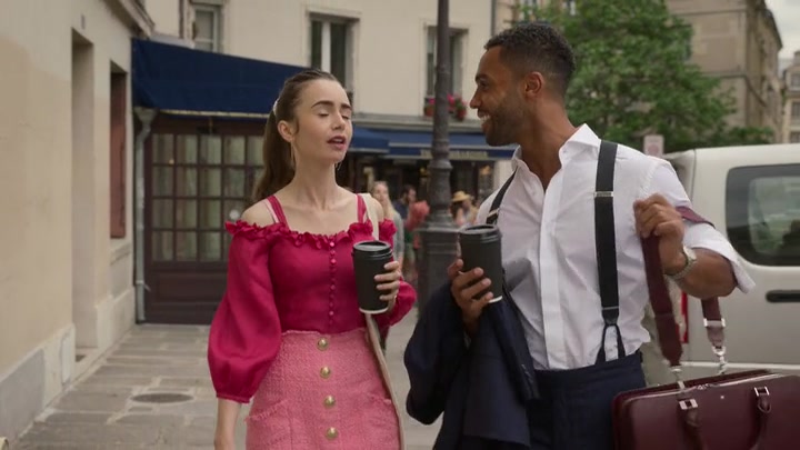 Emily_in_Paris_S02E07_WEBRip_x264-ION10_0681.jpg