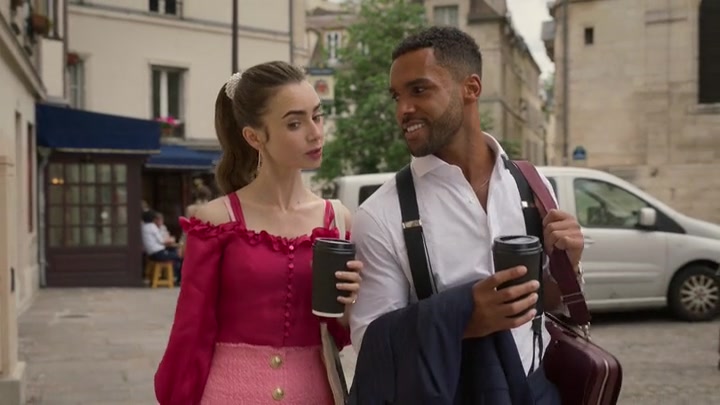 Emily_in_Paris_S02E07_WEBRip_x264-ION10_0693.jpg
