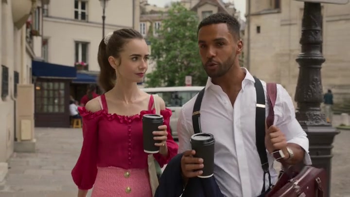 Emily_in_Paris_S02E07_WEBRip_x264-ION10_0705.jpg