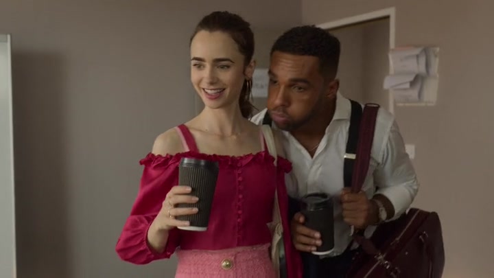 Emily_in_Paris_S02E07_WEBRip_x264-ION10_0736.jpg