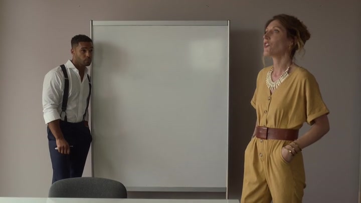 Emily_in_Paris_S02E07_WEBRip_x264-ION10_0791.jpg Emily_in_Paris_S02E07_WEBRip_x264-ION10_0791.jpg