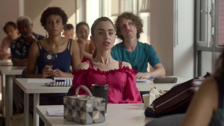 Emily_in_Paris_S02E07_WEBRip_x264-ION10_0808.jpg