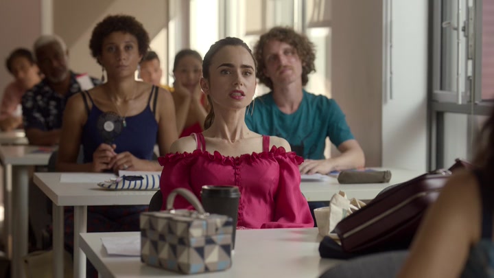 Emily_in_Paris_S02E07_WEBRip_x264-ION10_0818.jpg