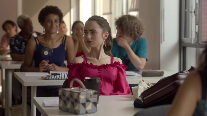 Emily_in_Paris_S02E07_WEBRip_x264-ION10_0821.jpg