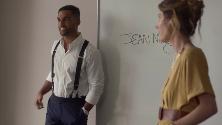 Emily_in_Paris_S02E07_WEBRip_x264-ION10_0872.jpg