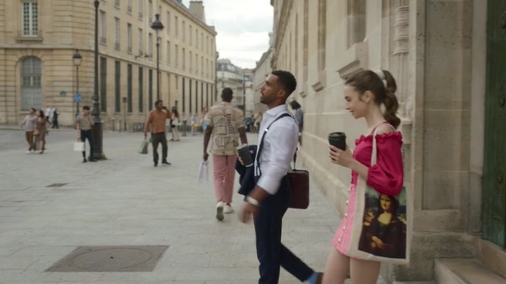 Emily_in_Paris_S02E07_WEBRip_x264-ION10_0881.jpg