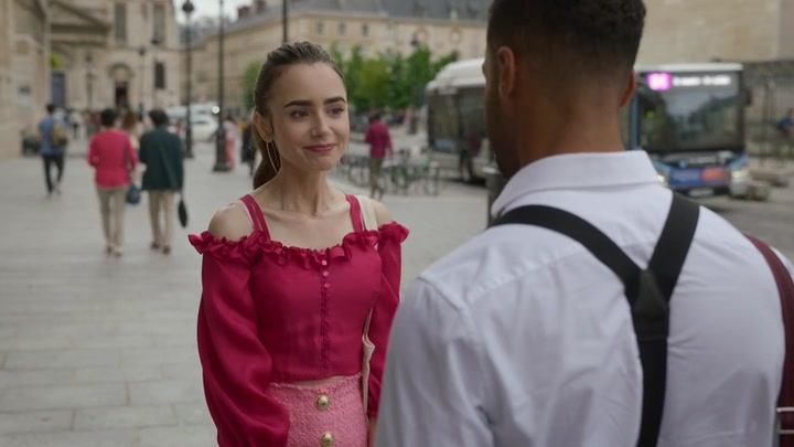 Emily_in_Paris_S02E07_WEBRip_x264-ION10_0950.jpg Emily_in_Paris_S02E07_WEBRip_x264-ION10_0950.jpg
