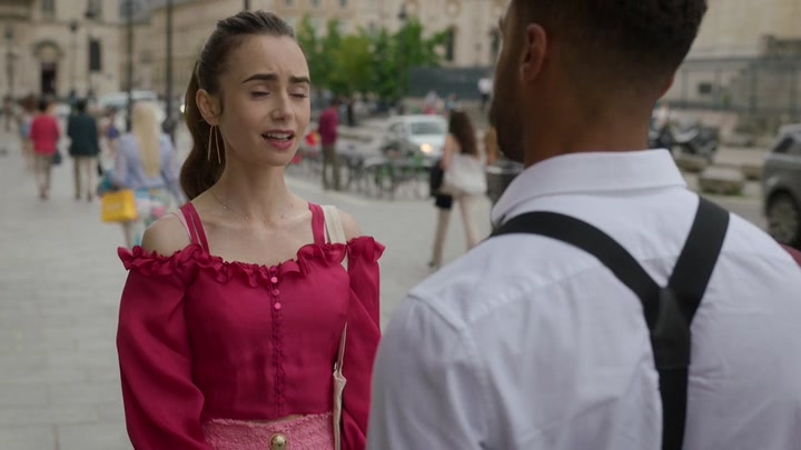 Emily_in_Paris_S02E07_WEBRip_x264-ION10_0968.jpg