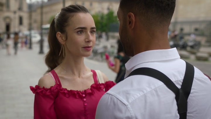 Emily_in_Paris_S02E07_WEBRip_x264-ION10_0996.jpg