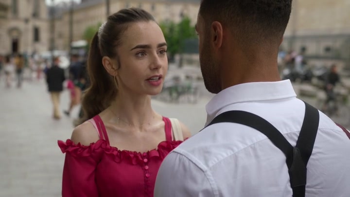 Emily_in_Paris_S02E07_WEBRip_x264-ION10_1001.jpg