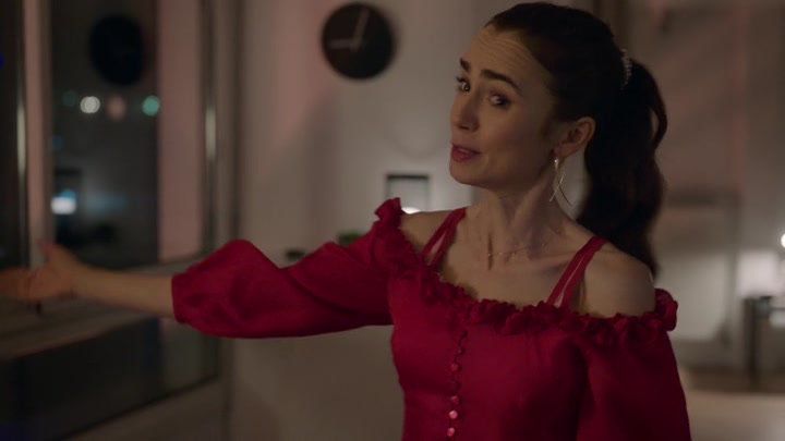 Emily_in_Paris_S02E07_WEBRip_x264-ION10_1076.jpg