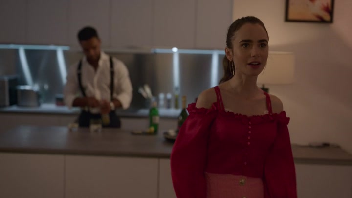Emily_in_Paris_S02E07_WEBRip_x264-ION10_1102.jpg