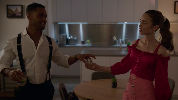 Emily_in_Paris_S02E07_WEBRip_x264-ION10_1128.jpg