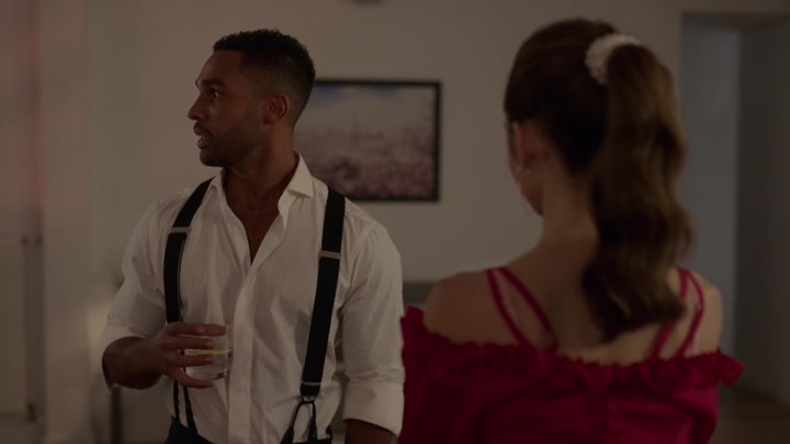 Emily_in_Paris_S02E07_WEBRip_x264-ION10_1184.jpg