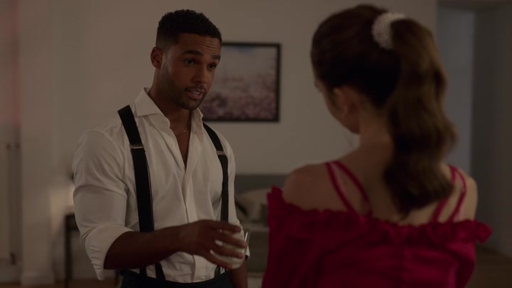 Emily_in_Paris_S02E07_WEBRip_x264-ION10_1216.jpg